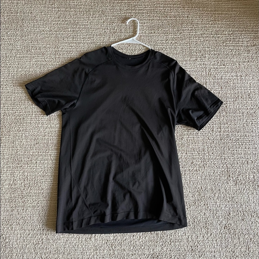 Mens lululemon top